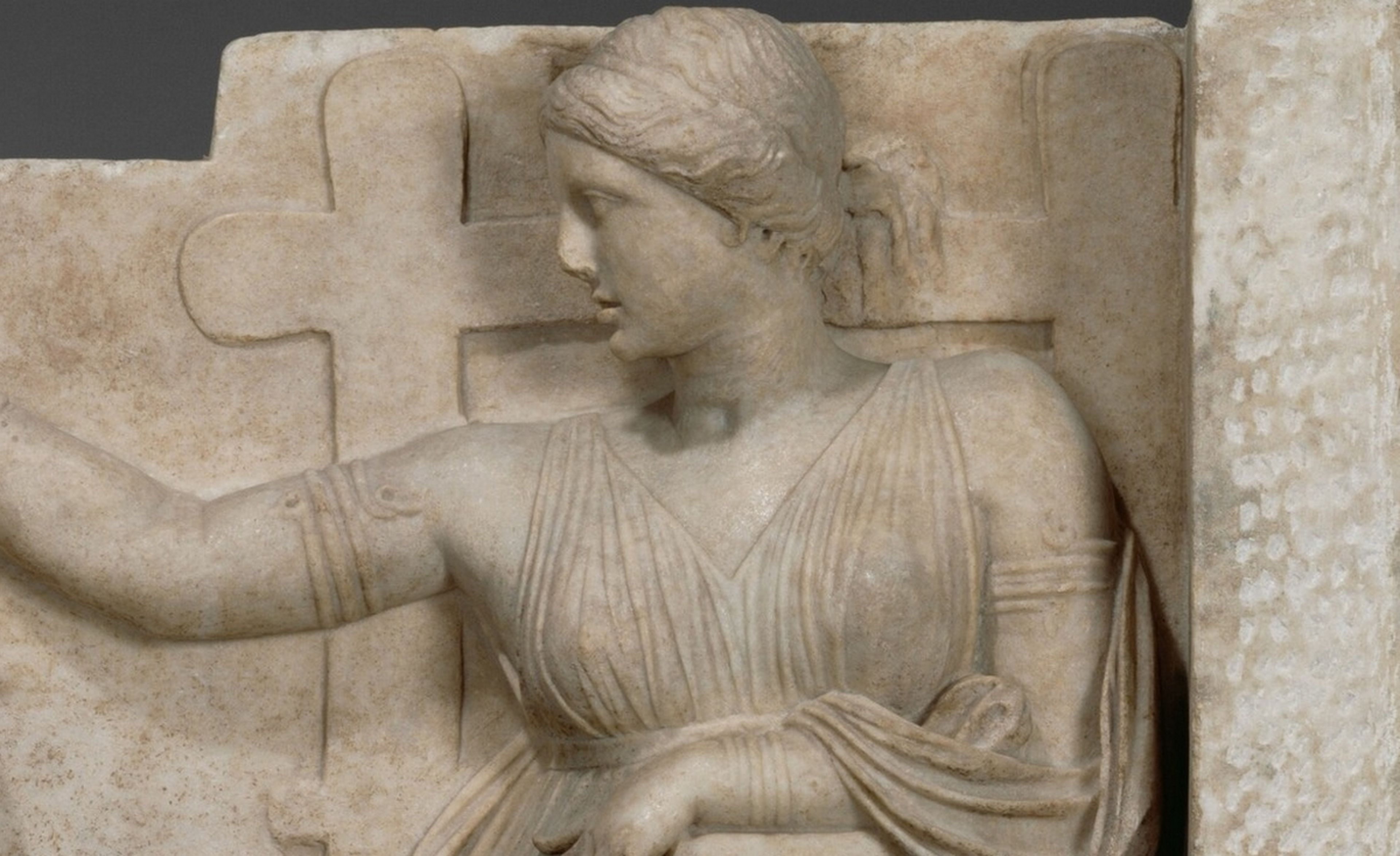 ¿Viajeros del tiempo? El portátil con puertos USB es una escultura griega de hace 2.000 años