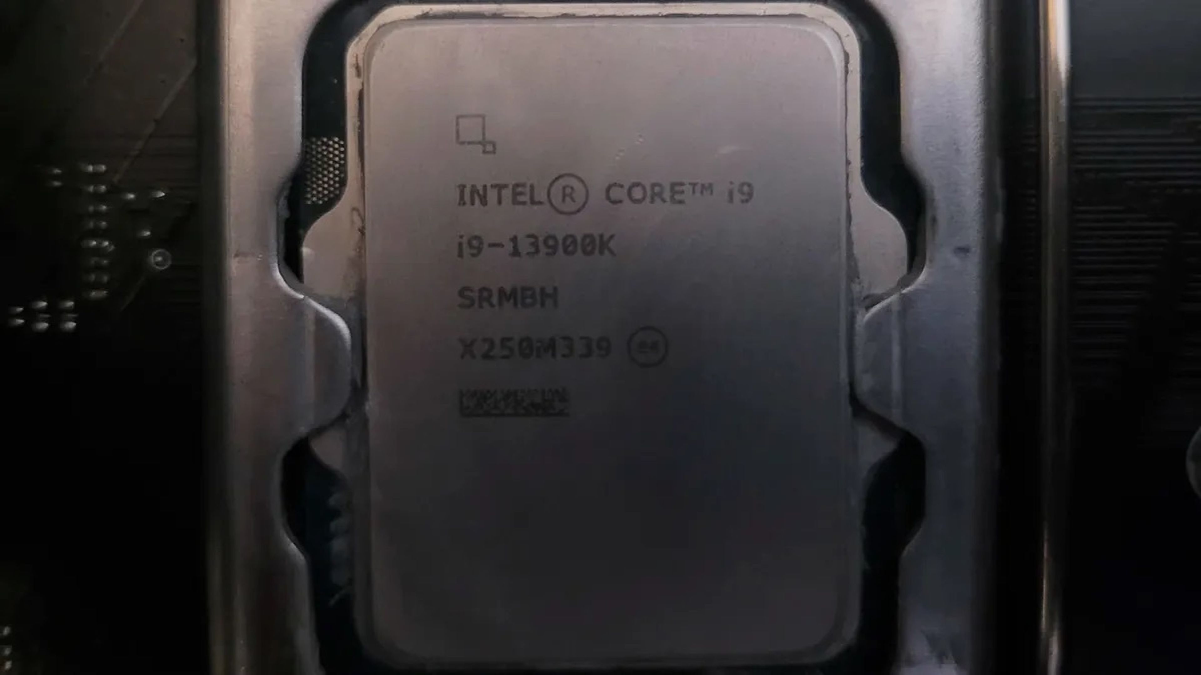 Las estafas con los procesadores vuelven a Amazon: compra un Intel Core i9, que en realidad es un Intel Core i7 camuflado