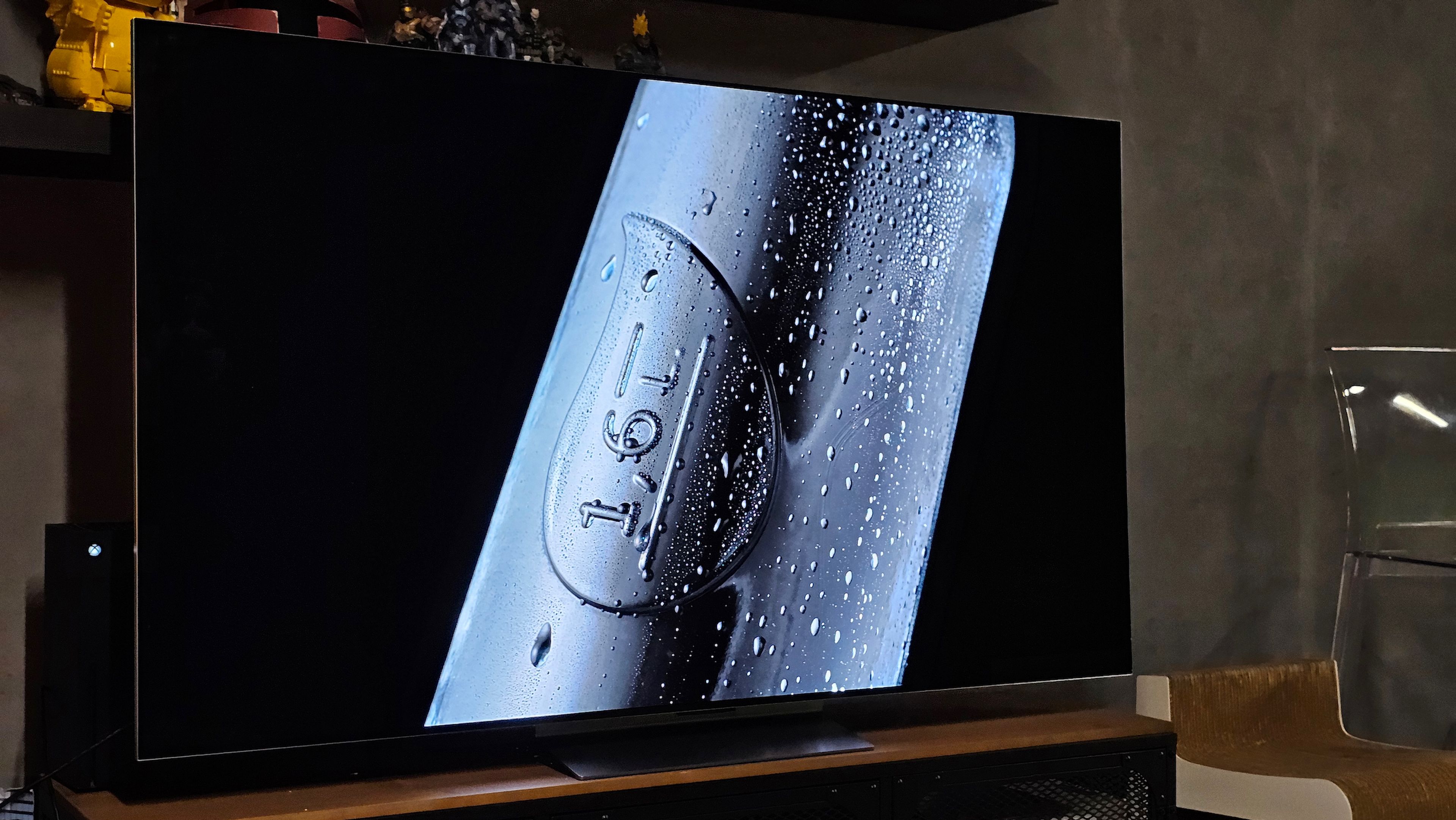 LG presenta un televisor con batería que puedes llevar a cualquier parte