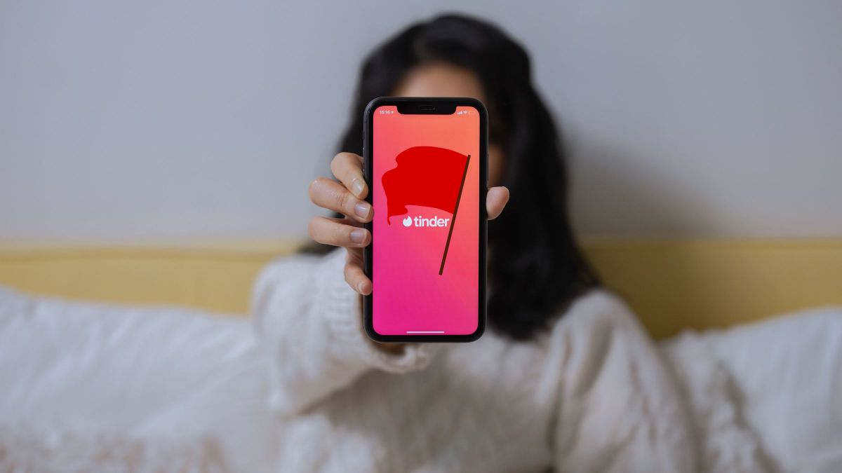 Now your friends can check your Tinder matches for “red flags.”" GEARRICE
