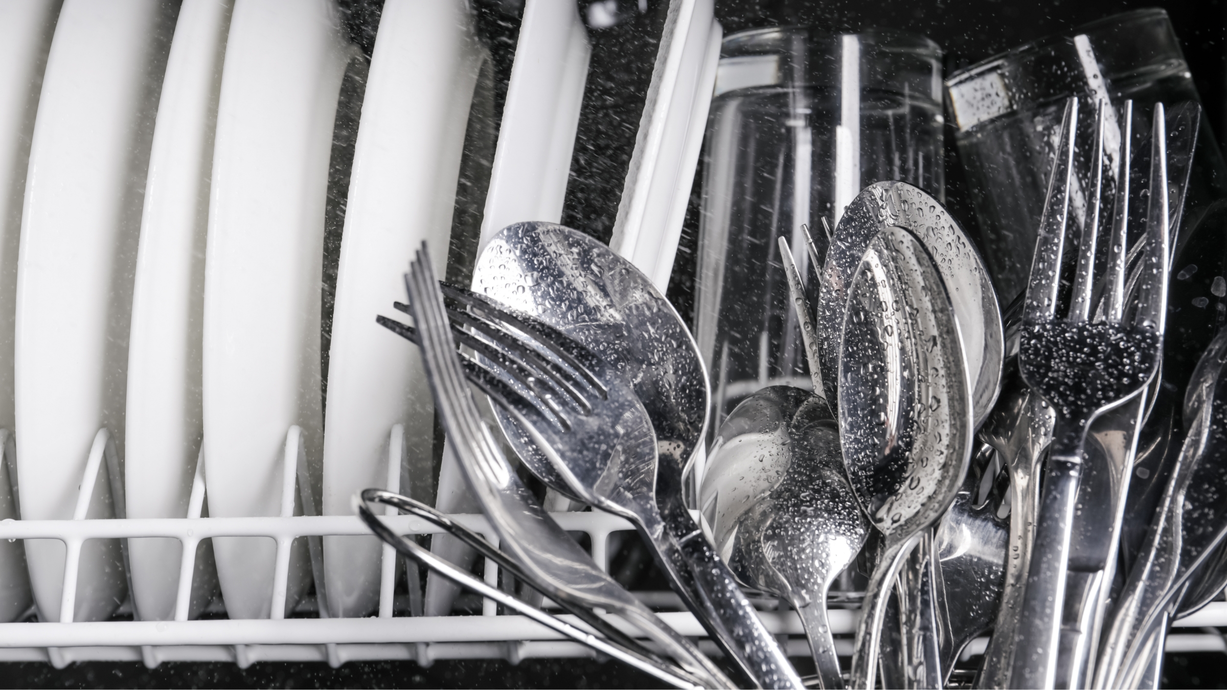 What is the correct way to place cutlery in the dishwasher? Gearrice