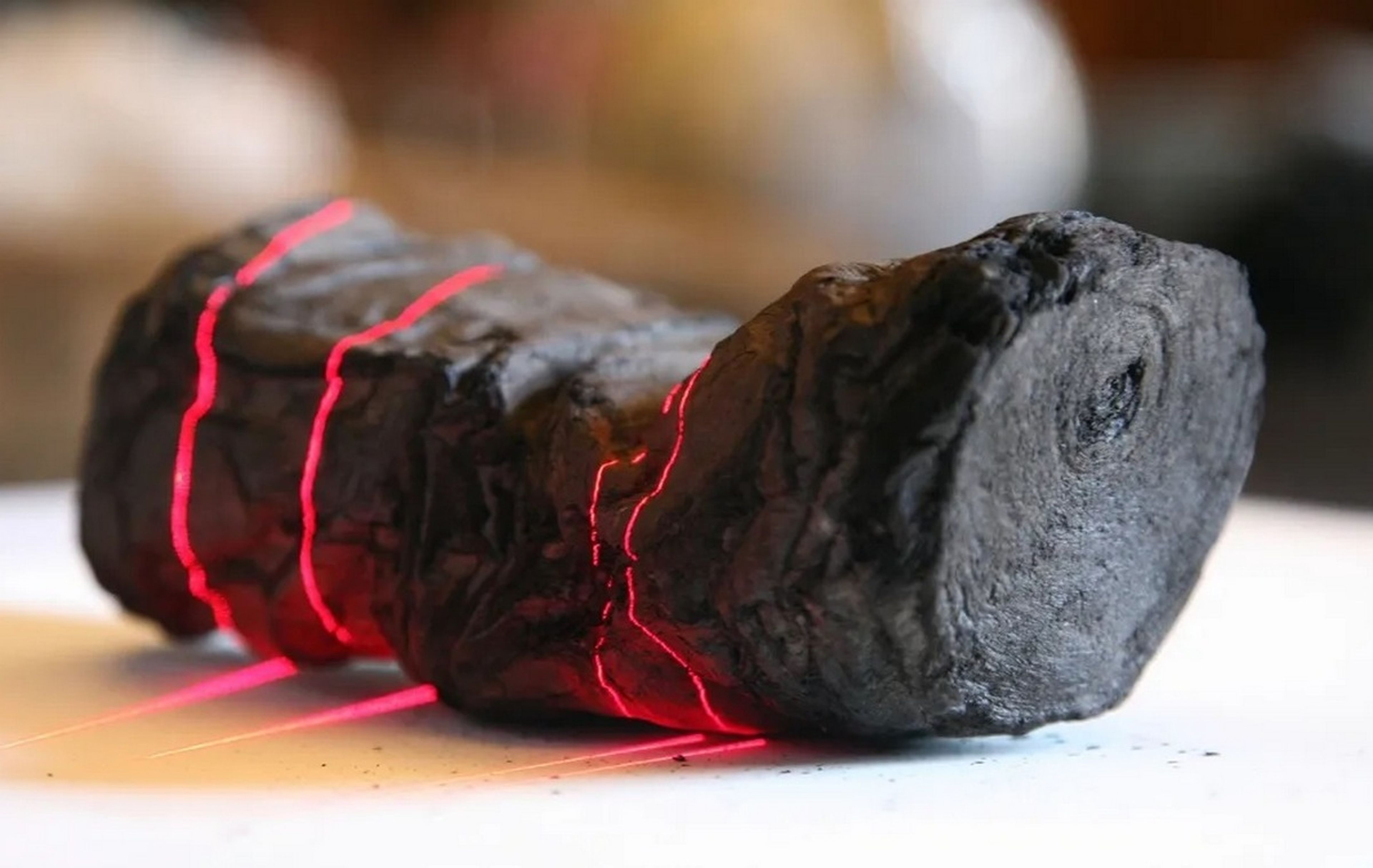 Un estudiante usa la IA para leer un papiro carbonizado por el Vesubio, gana 40.000 dólares