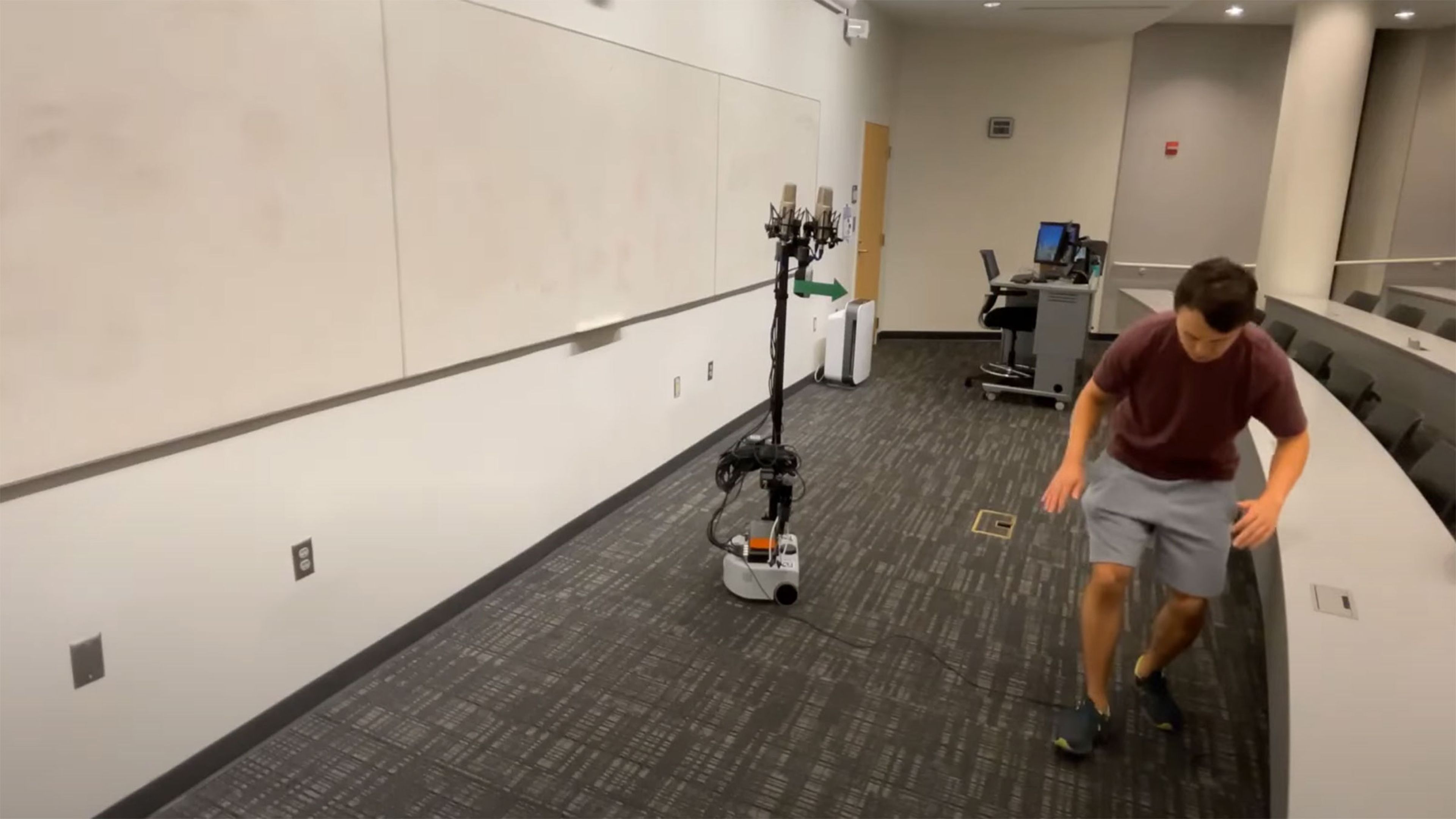 Fabrican un robot capaz de detectar ruidos sutiles para localizar a seres humanos cercanos