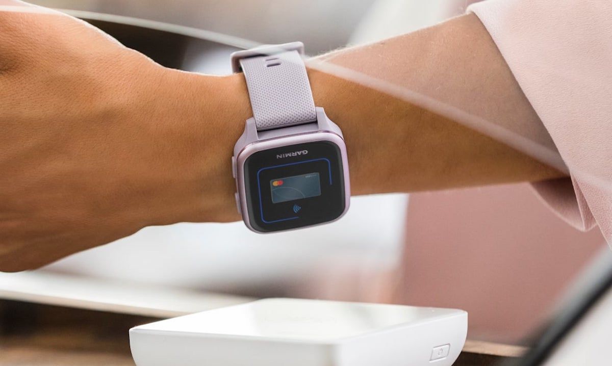 Relojes inteligentes con chip NFC para pagar en tiendas que puedes comprar  ya