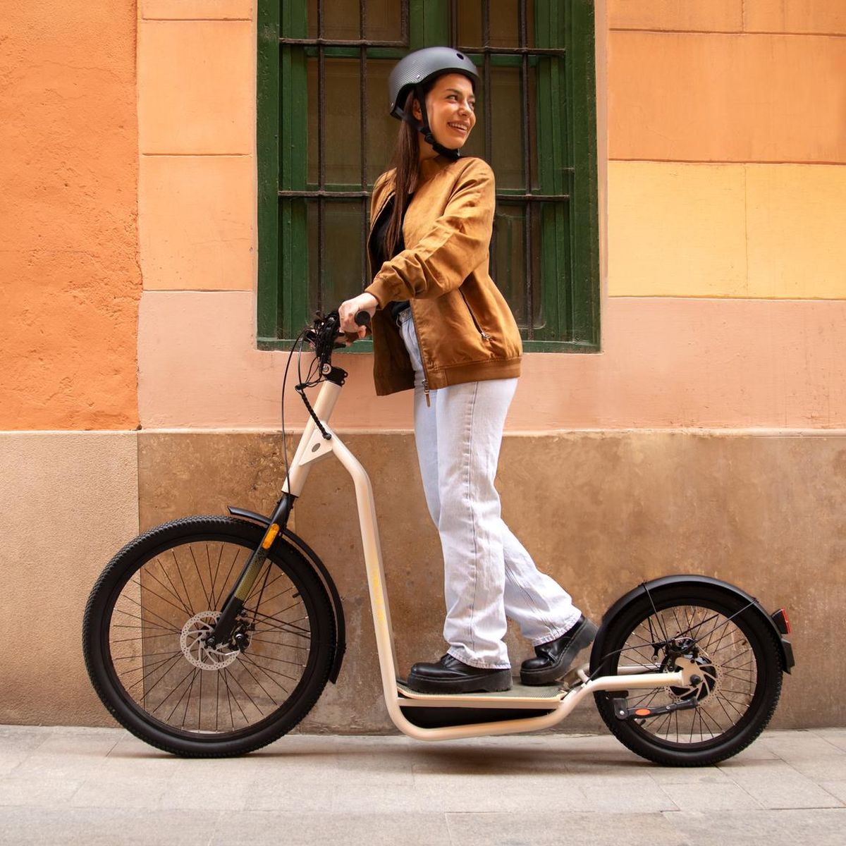 Cecotec ha inventado el bicinete: mitad bici y mitad patinete, y la verdad  es que no tiene mala pinta