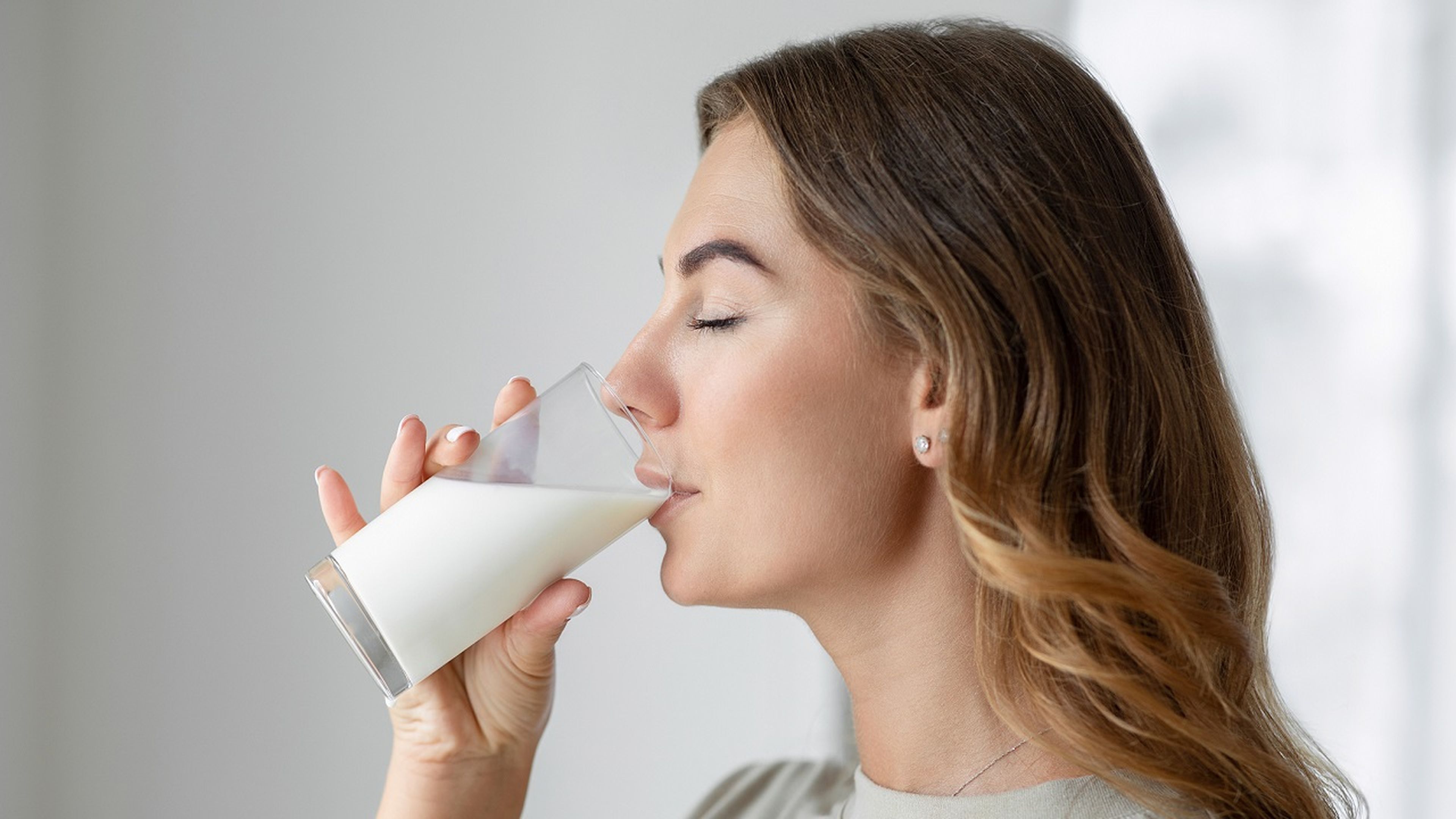¿Cuánta leche es saludable beber al día? Esto dice la ciencia