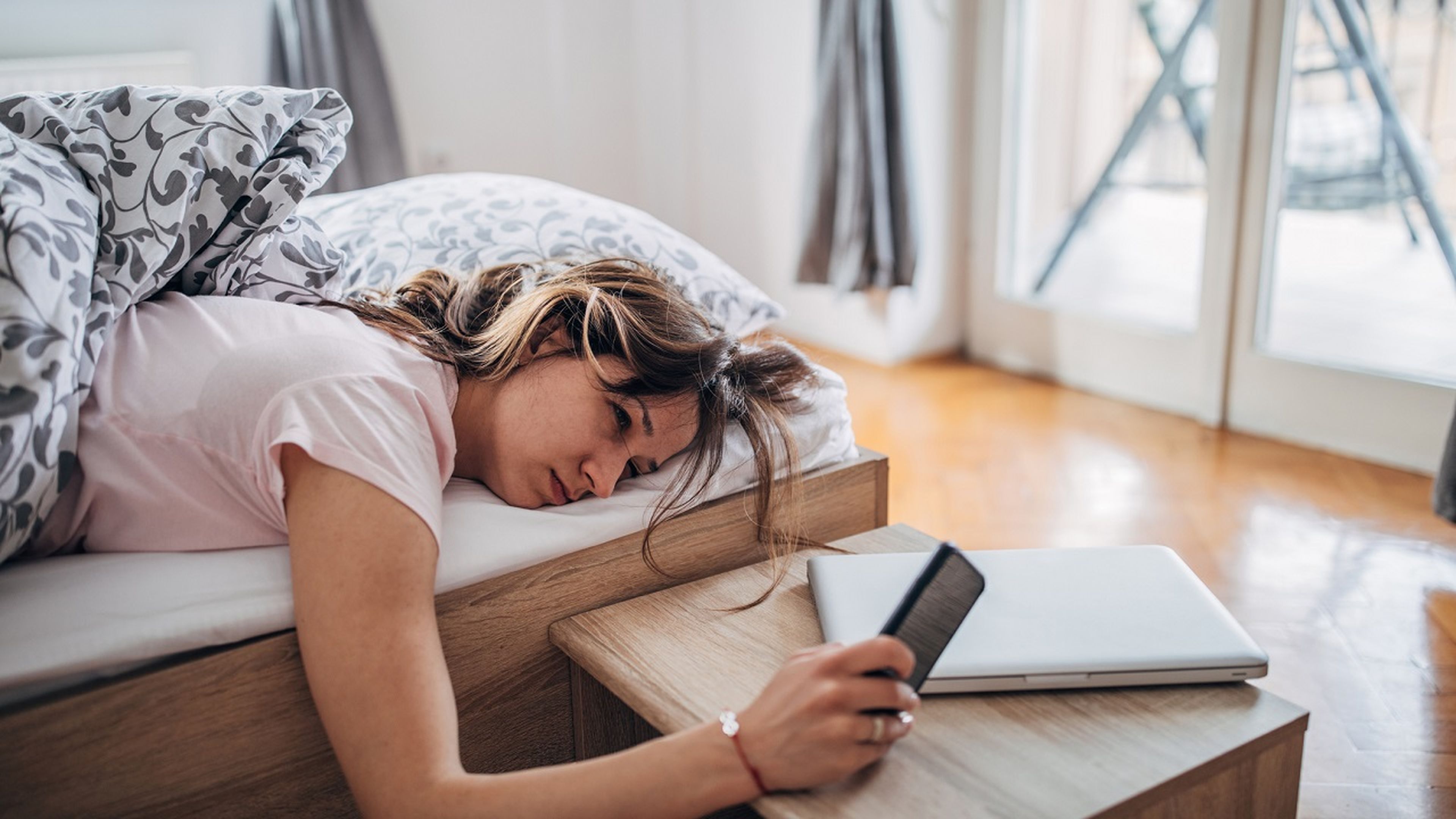 Un estudio lo confirma: dormir â€œ5 minutos mÃ¡sâ€� puede ser bueno para tu salud