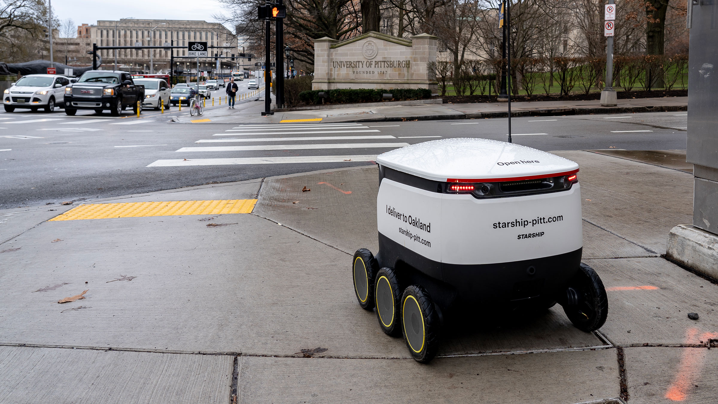 Este robot te aspira a ti si te descuidas: tiene 7000 Pa de