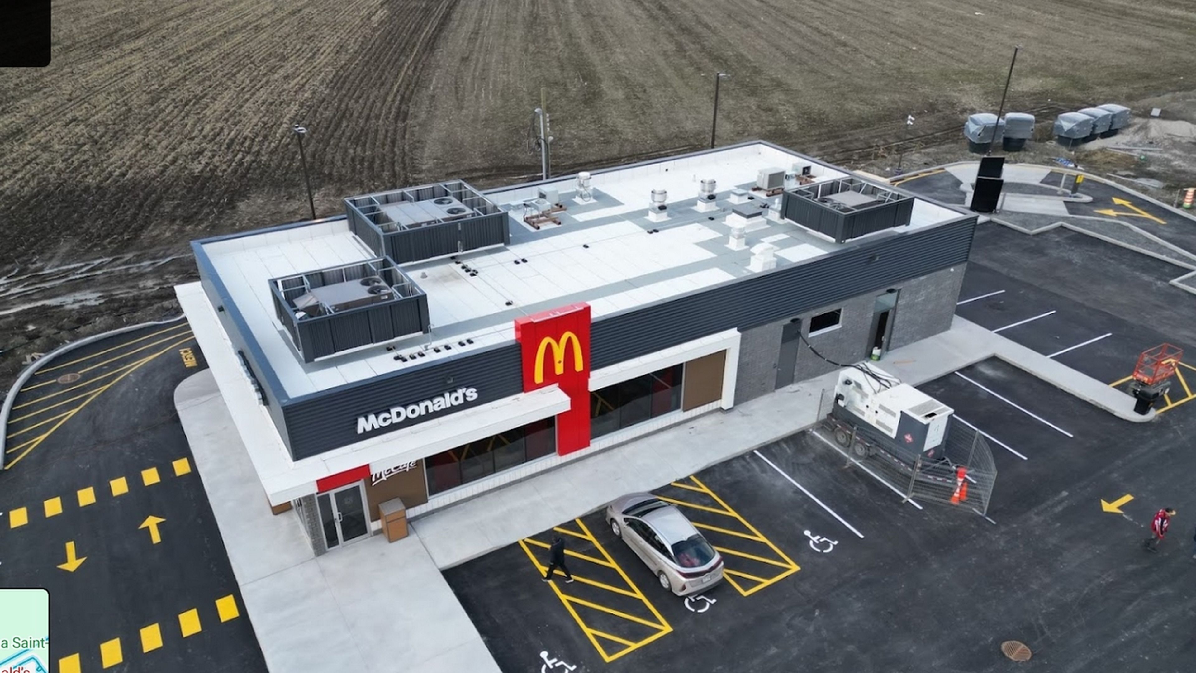 Abren un McDonald's en mitad de la nada, y las teorías conspiranoicas se disparan