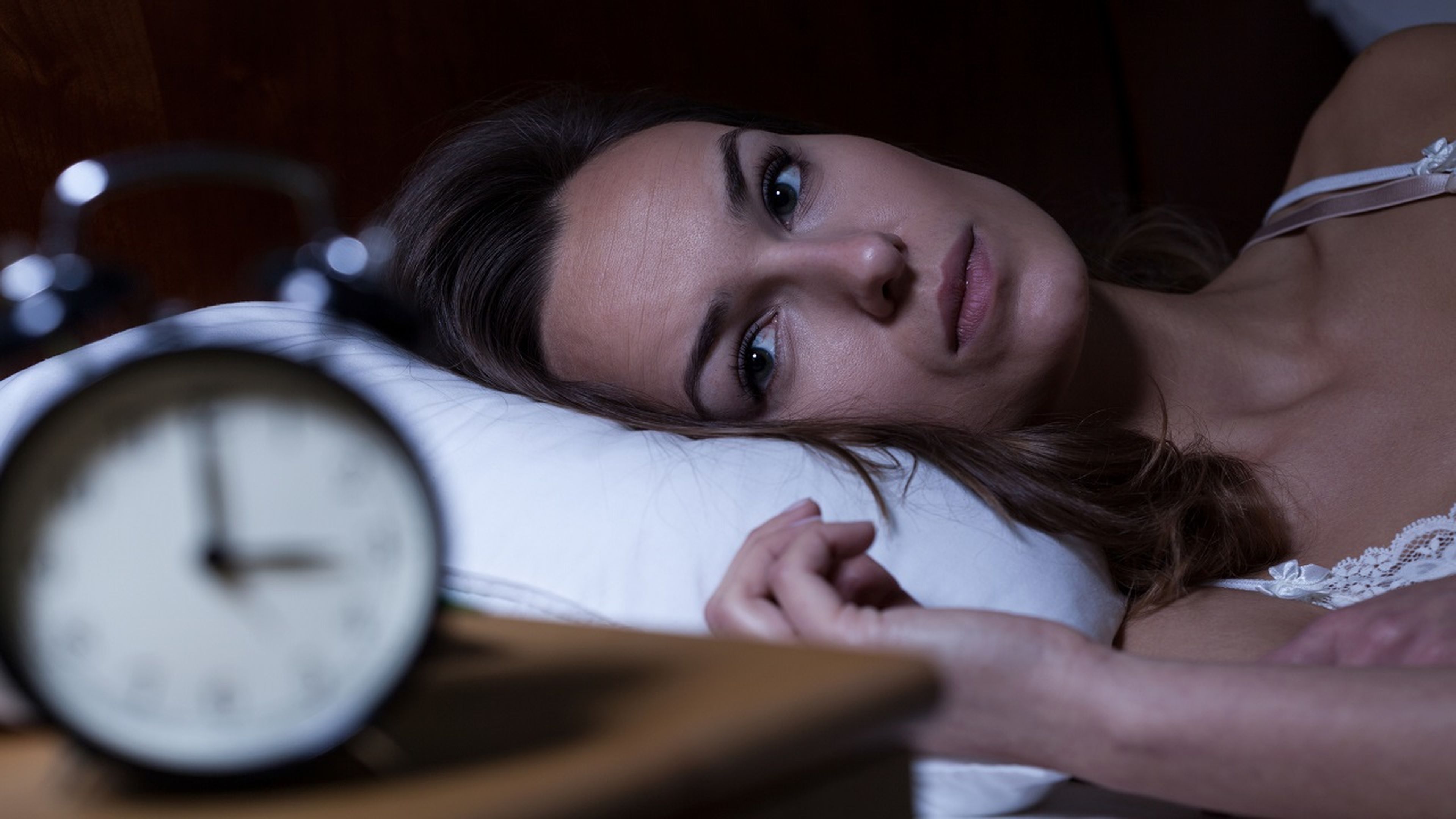 Despertarte a las 3 de la mañana no es un mito, y así lo explica la ciencia