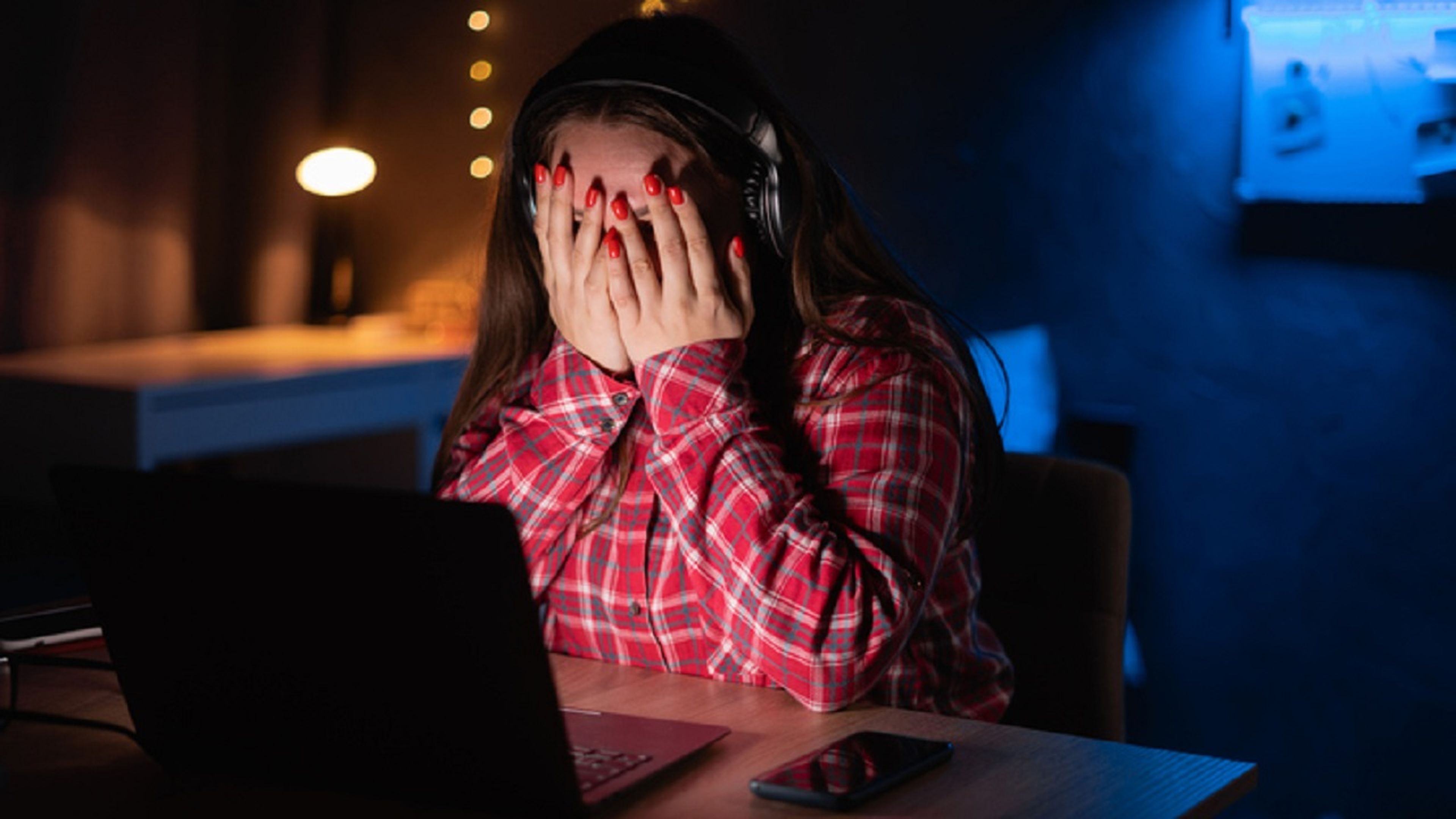 Fobia social en tiempos de Internet: estos son sus principales síntomas