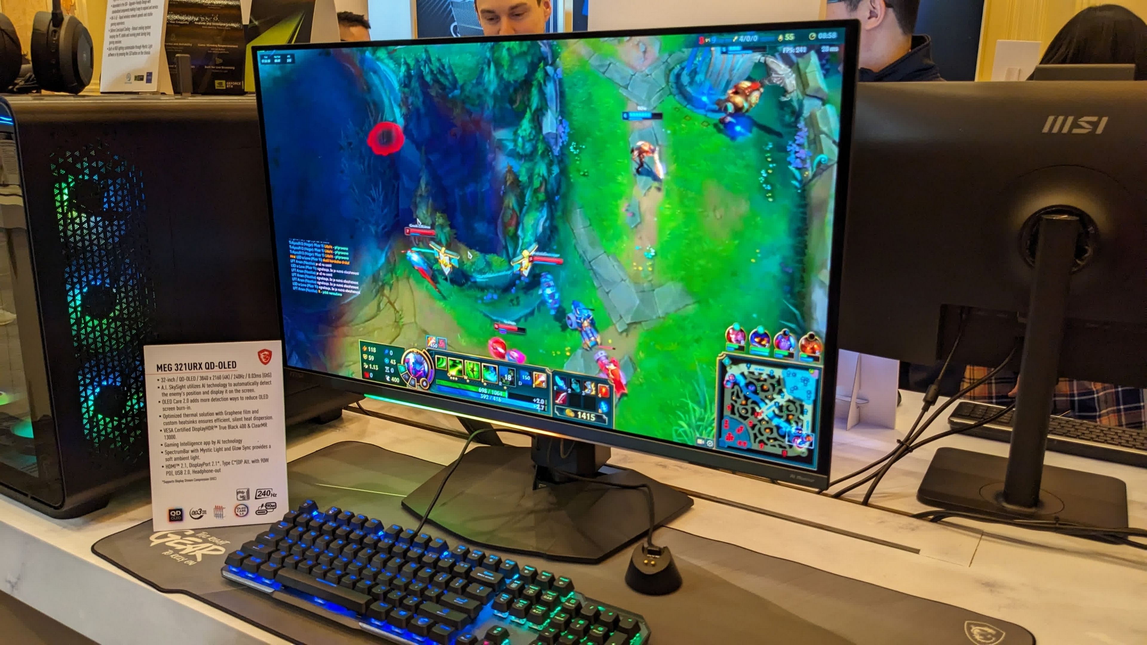 MSI anuncia un monitor con IA que te da ventajas en los juegos multijugador