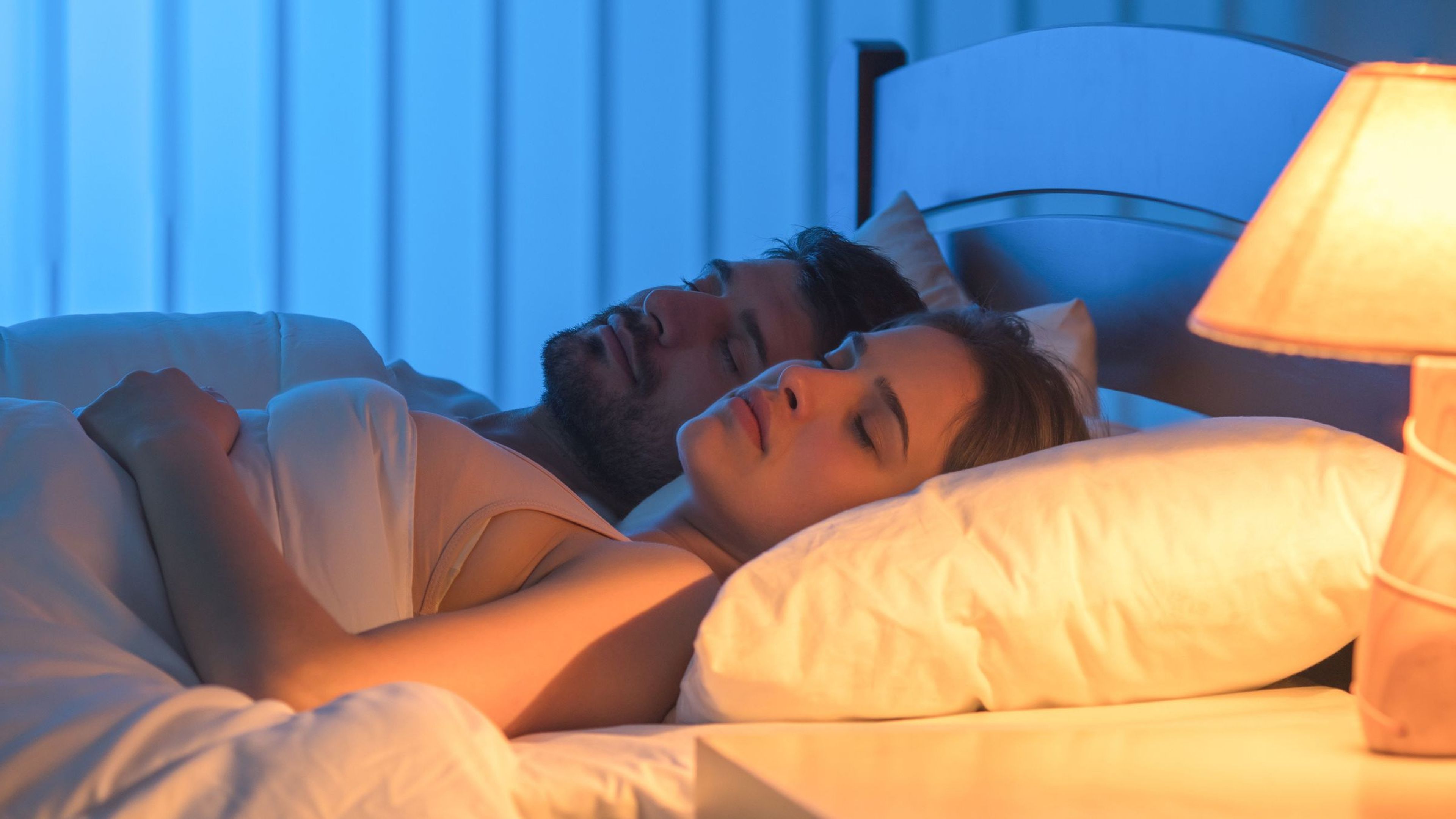 ¿Realmente la luz azul deteriora la calidad del sueño? 