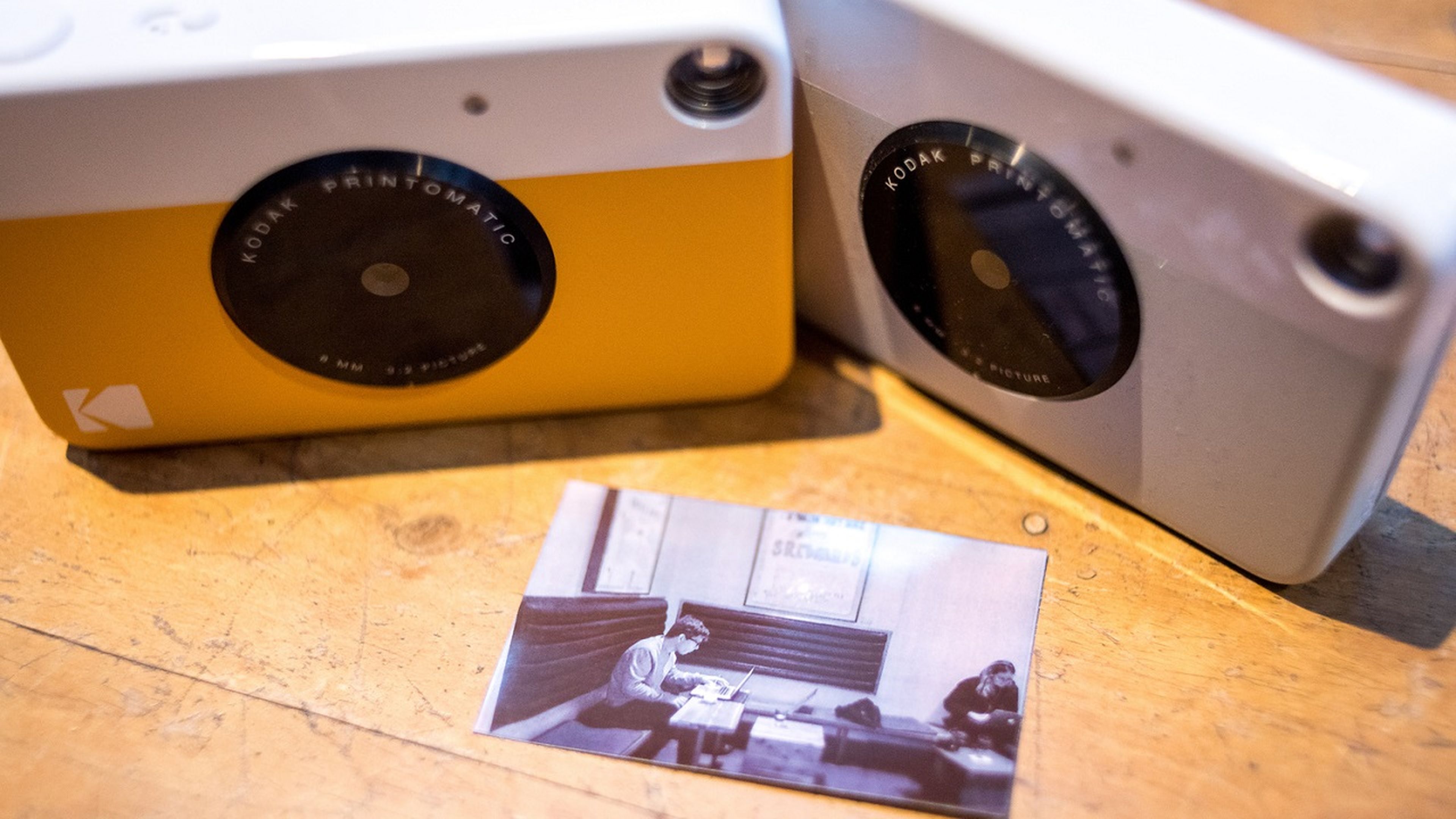Este muerto está muy vivo: Las cámaras de Kodak todavía existen y arrasan en Amazon
