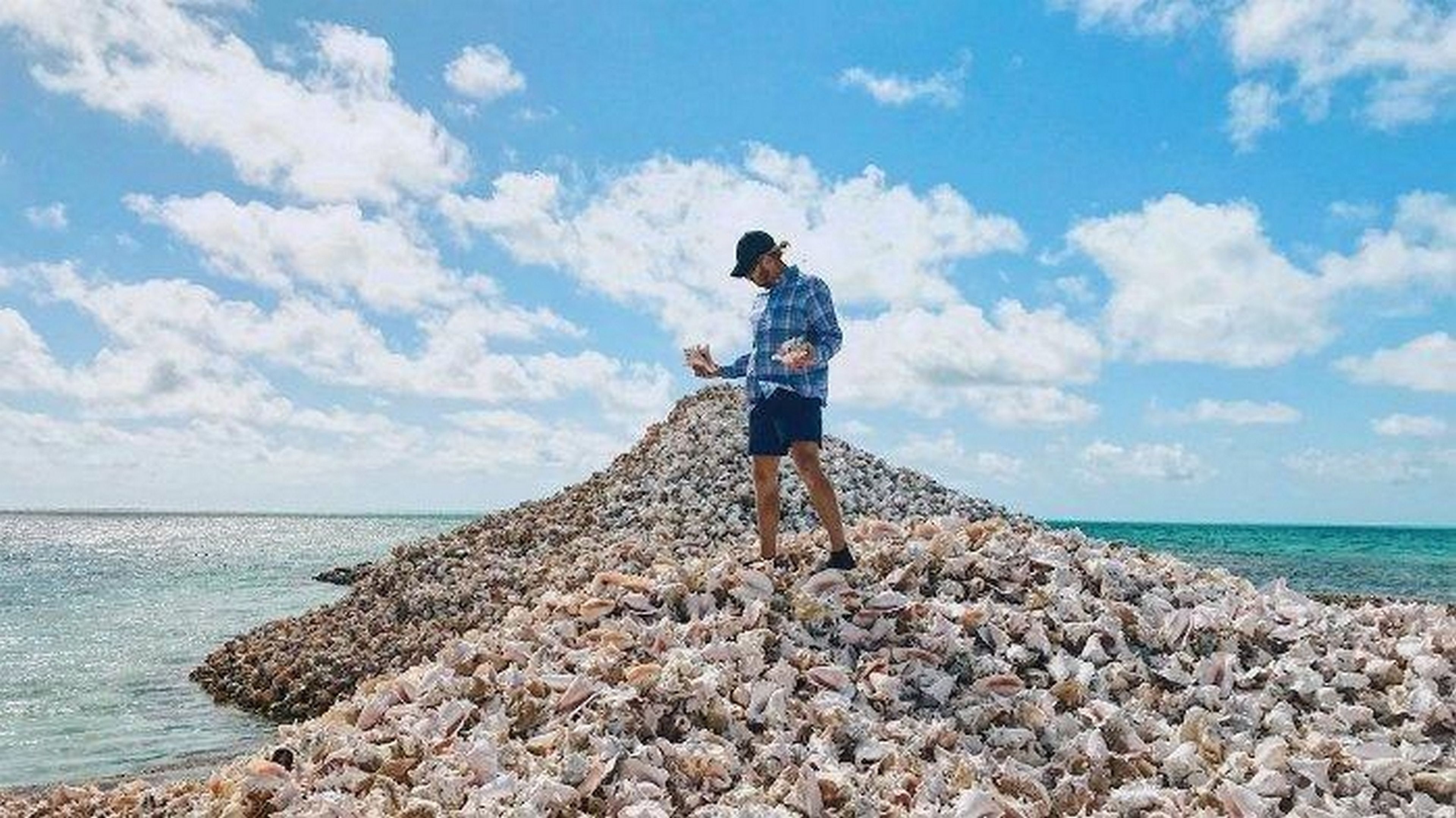 Conch Island, la isla artificial creada con millones de caracolas, algunas tienen 800 años