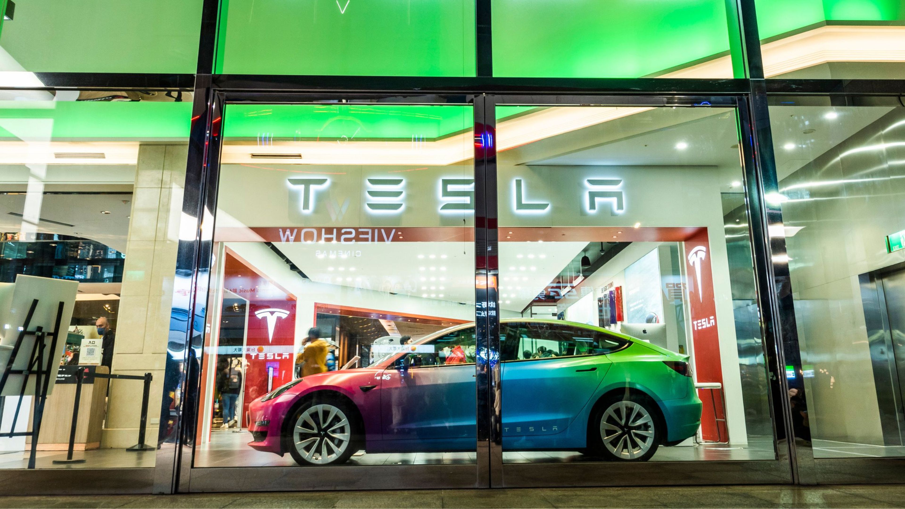 Los despidos en Tesla siguen aumentando y Elon Musk ha vuelto a protagonizar una polémica