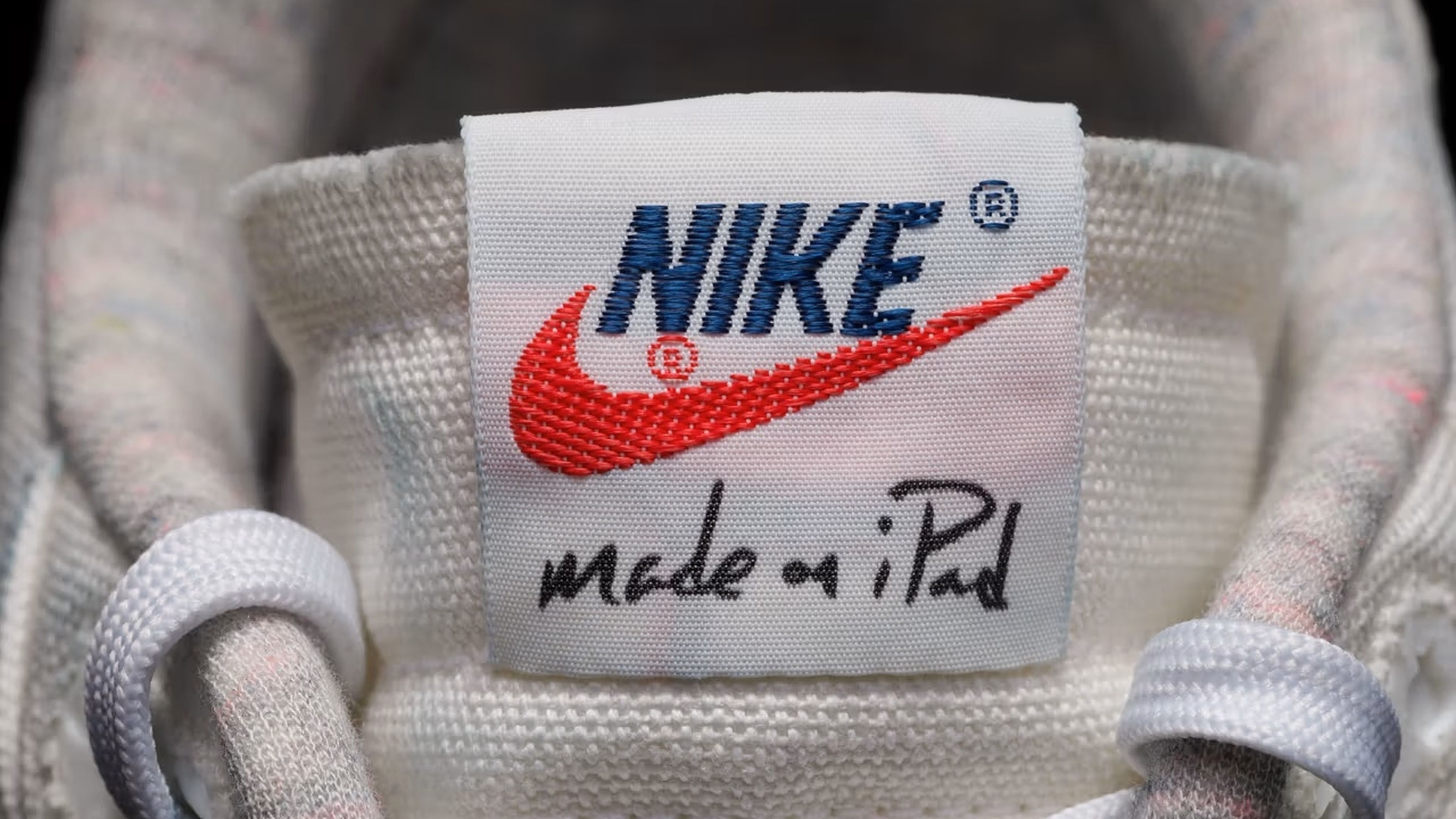 El secreto de Nike que Tim Cook calzaba durante la presentación de los nuevos iPad