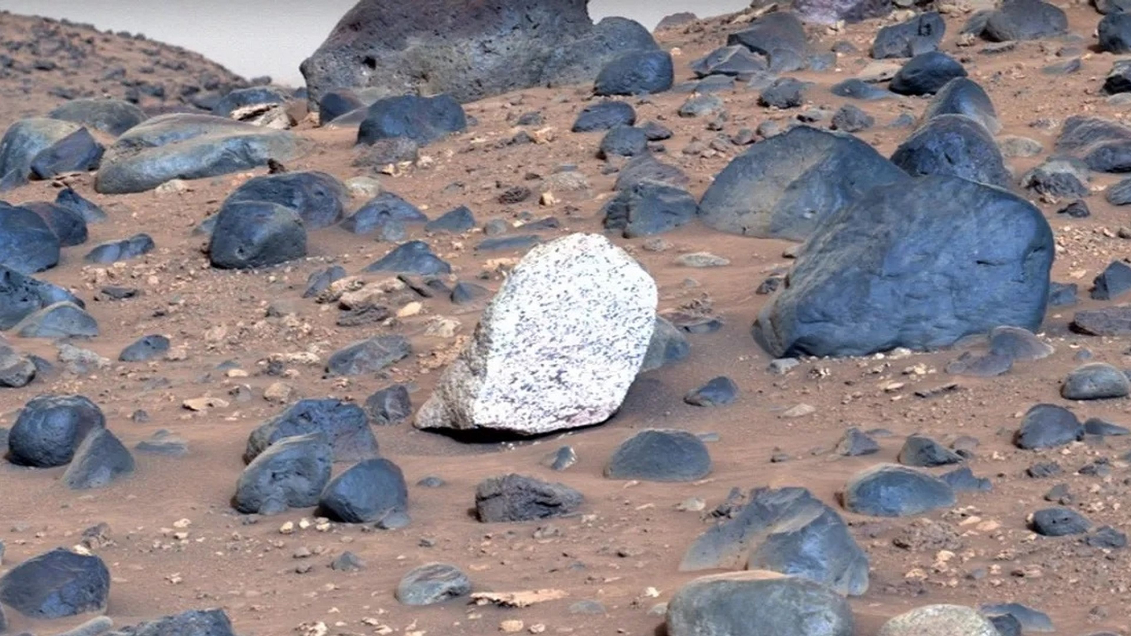 La NASA descubre una roca única en Marte, que no debería estar ahí