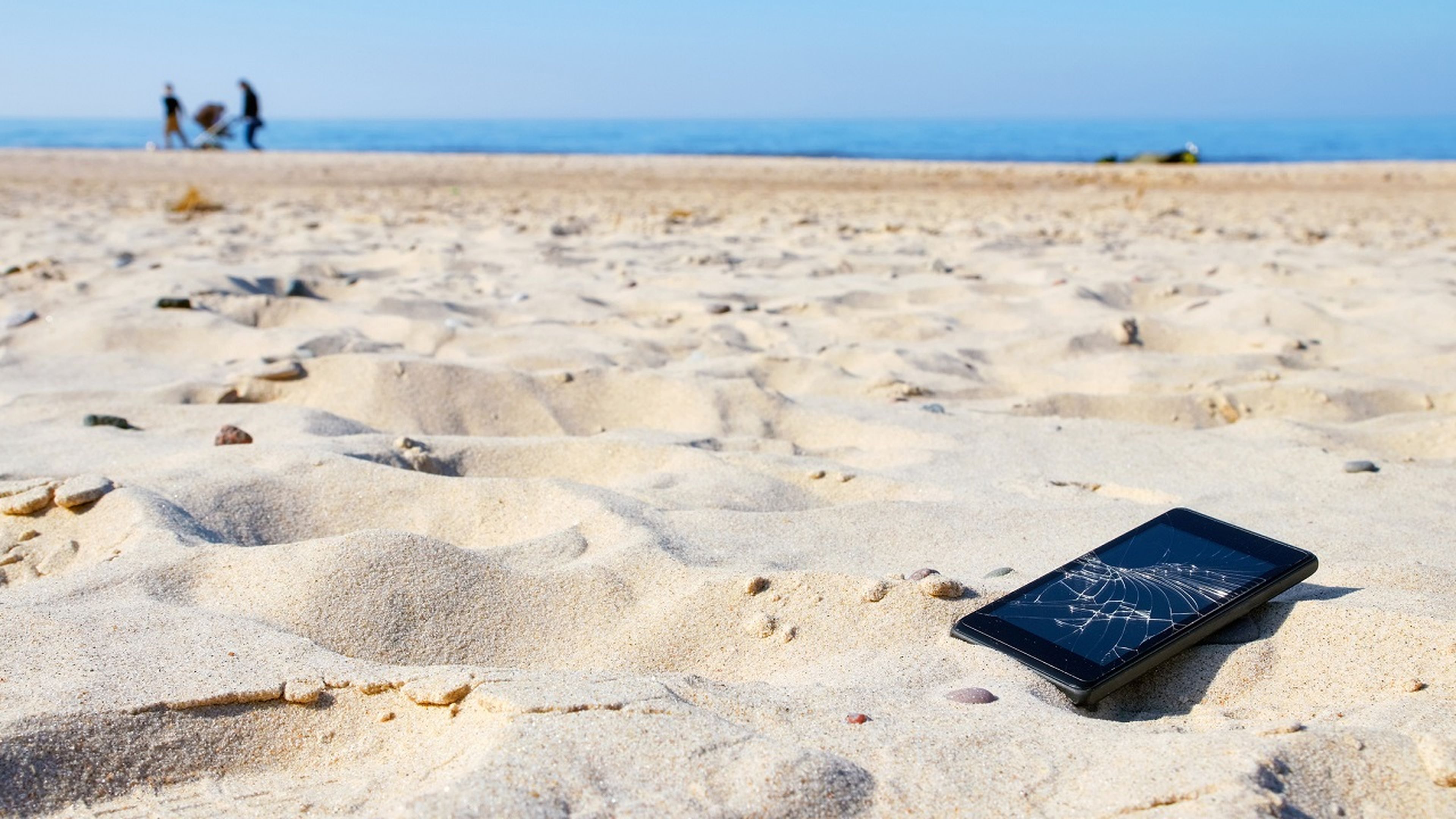 Vacaciones sin móvil: así puede explicarse el auge de las compañías de viajes que prohíben el teléfono en verano