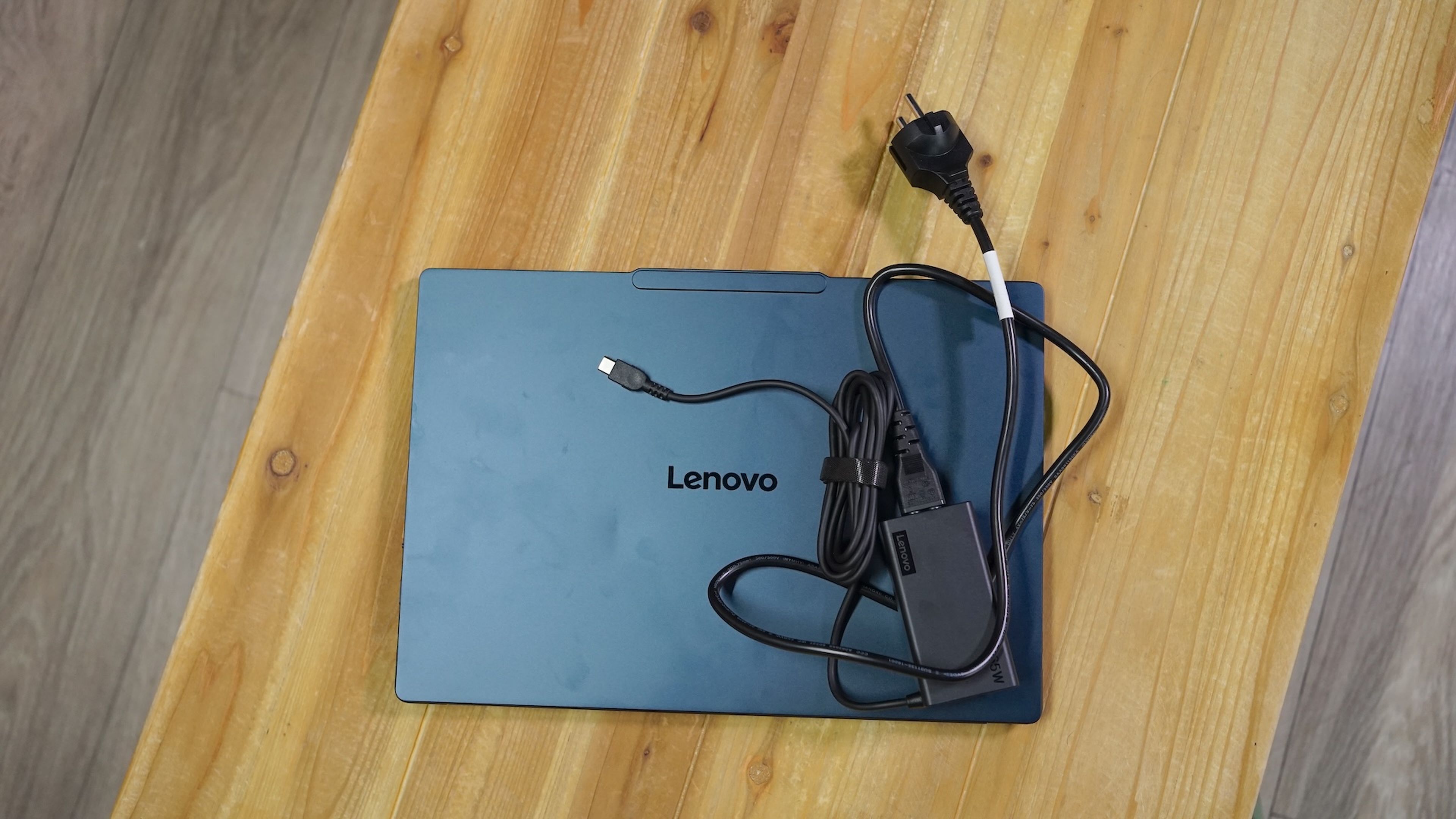 Lenovo Yoga Slim 7x Gen 9 de 14 pulgadas