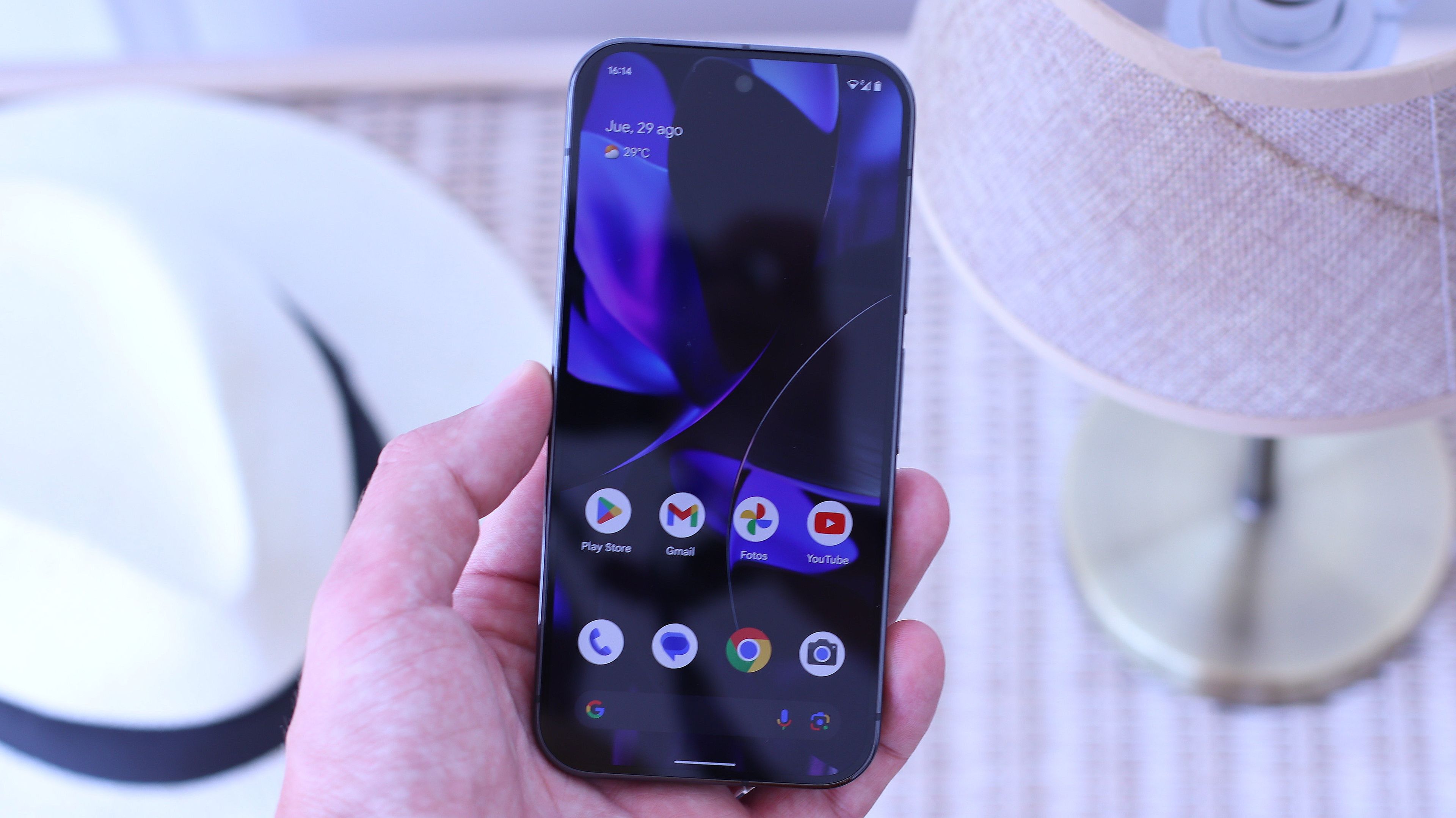 Google Pixel 9 Pro en la mano