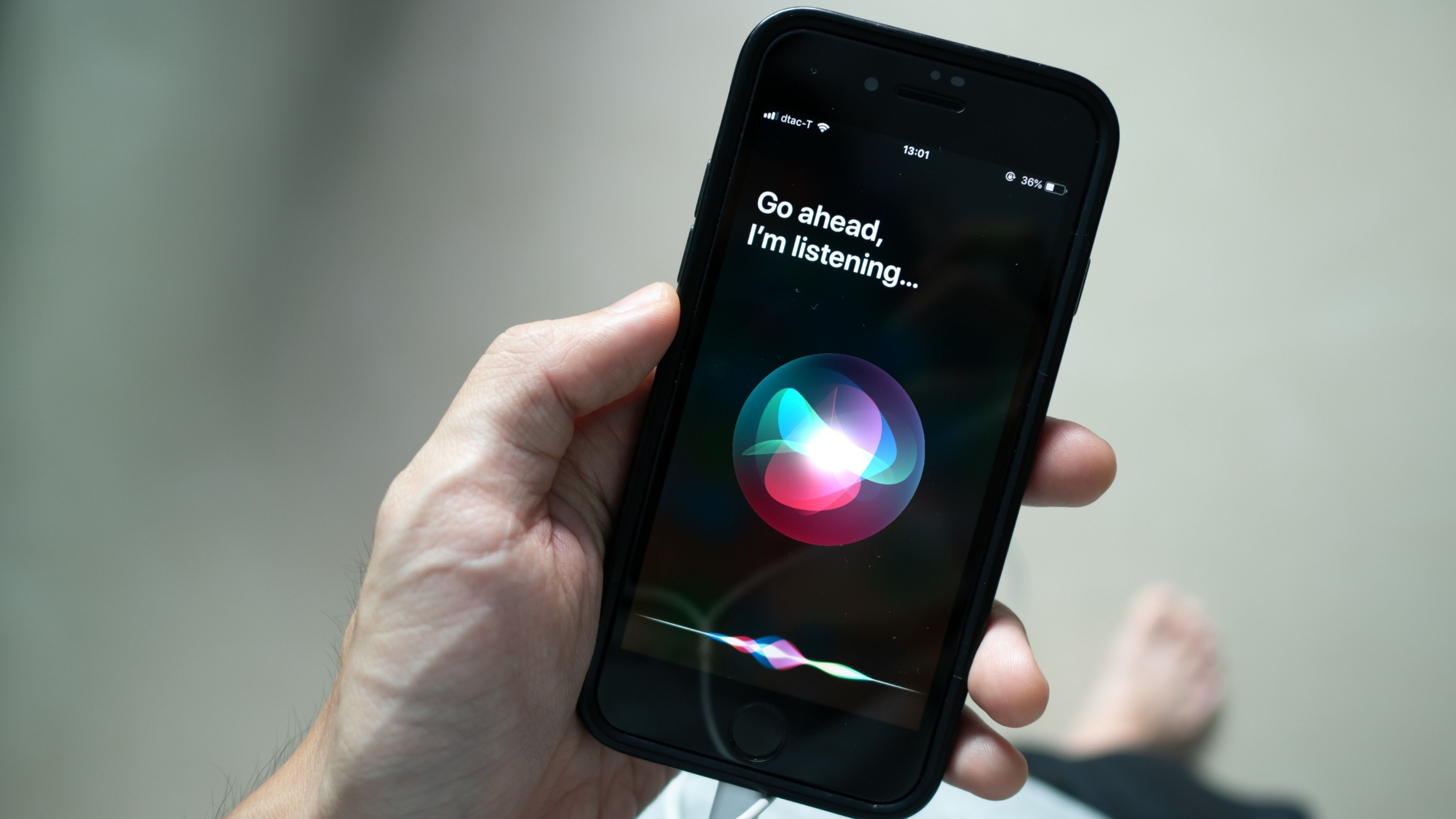 5 funciones de IA que puedes pedirle a Siri en tu iPhone