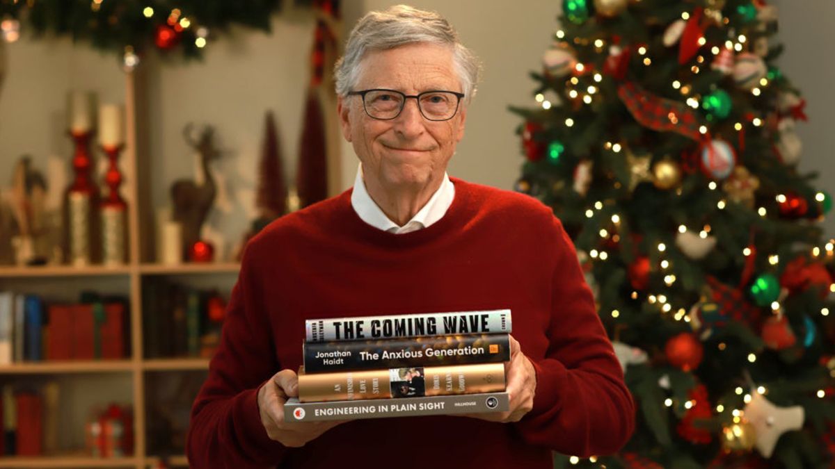 Bill Gates revela su lista de libros favoritos de 2024: descubre los títulos que marcaron su año