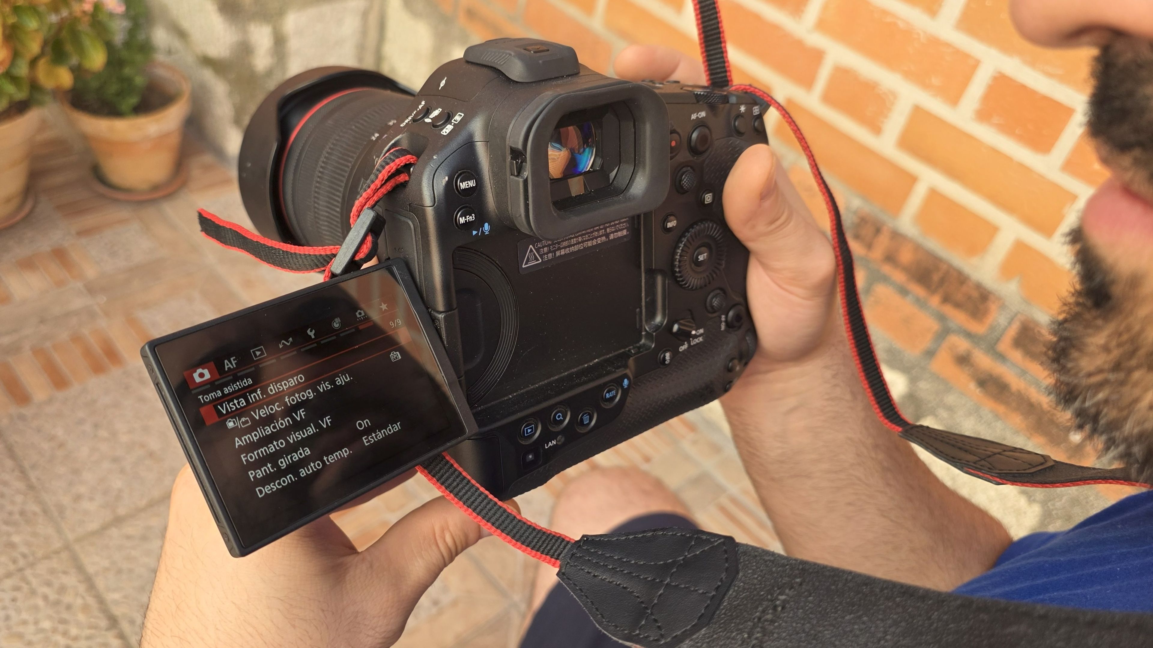 Canon EOS R1