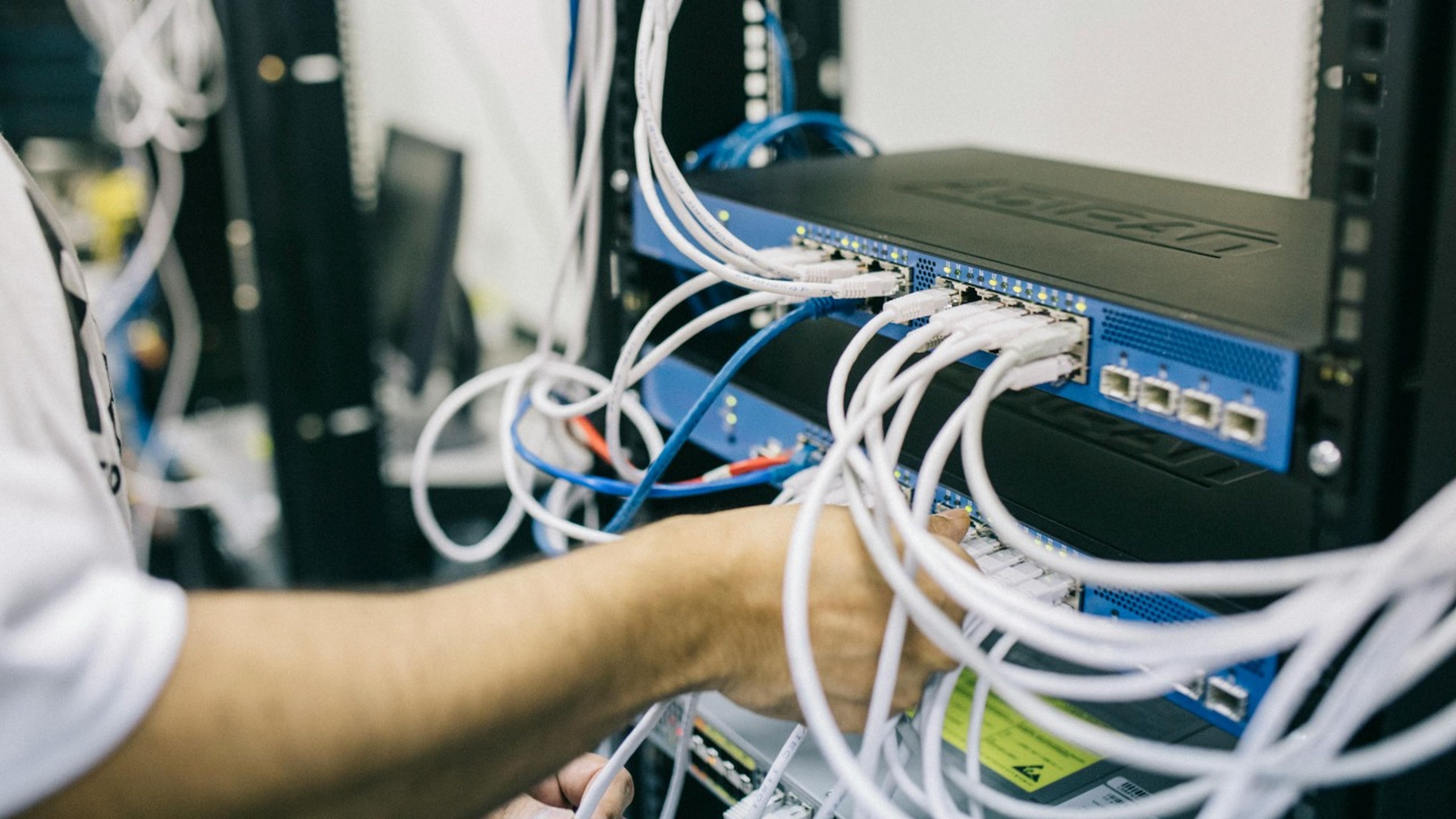 Científicos descubren la transmisión de Internet más rápida de la historia: fibra con teletransportación cuántica 3 Servidores de Internet