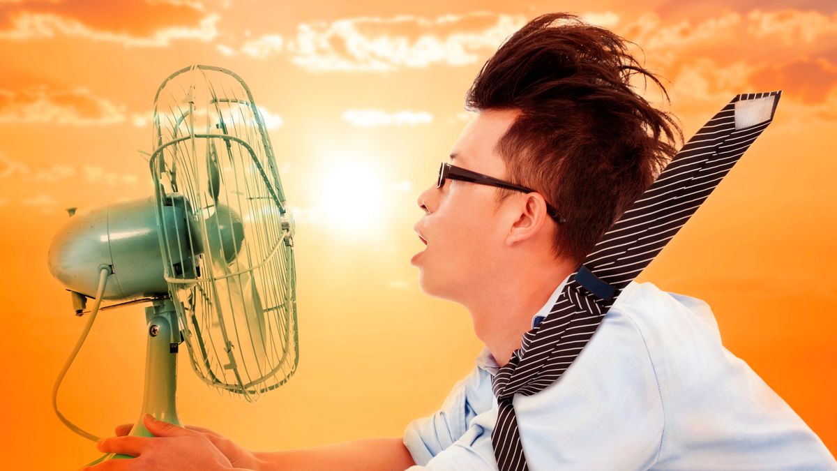 Estás colocando mal el ventilador y seguramente no lo sabes: tienes que ponerlo al revés, mirando a la ventana
