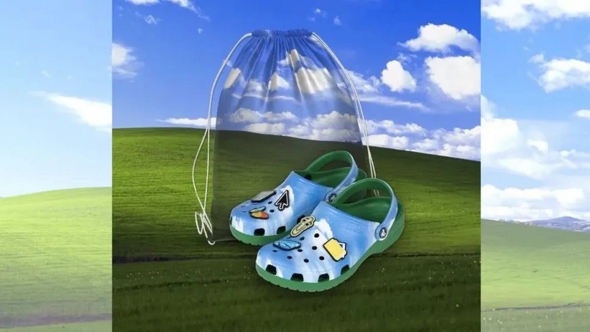 Microsoft pone a la venta los crocs de Windows XP, tan horribles como sus jerséis navideños