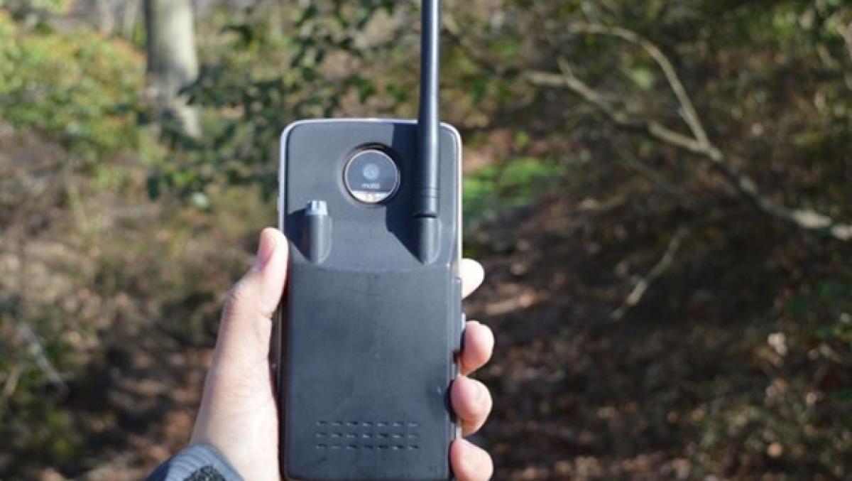 Transforma tu Moto Z en un walkie-talkie mediante un Moto Mod