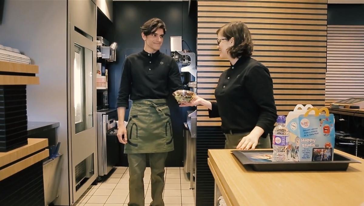 Cuanto Cobra Un Empleado De Mcdonalds Sabes cuánto gana un empleado de McDonald's en España? Quizá te sorprenda  la cifra... | Life - ComputerHoy.com