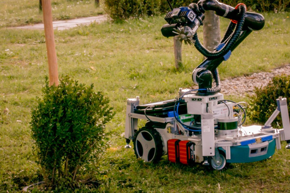 Trimbot, el robot cortacésped que cuida de los jardines Life