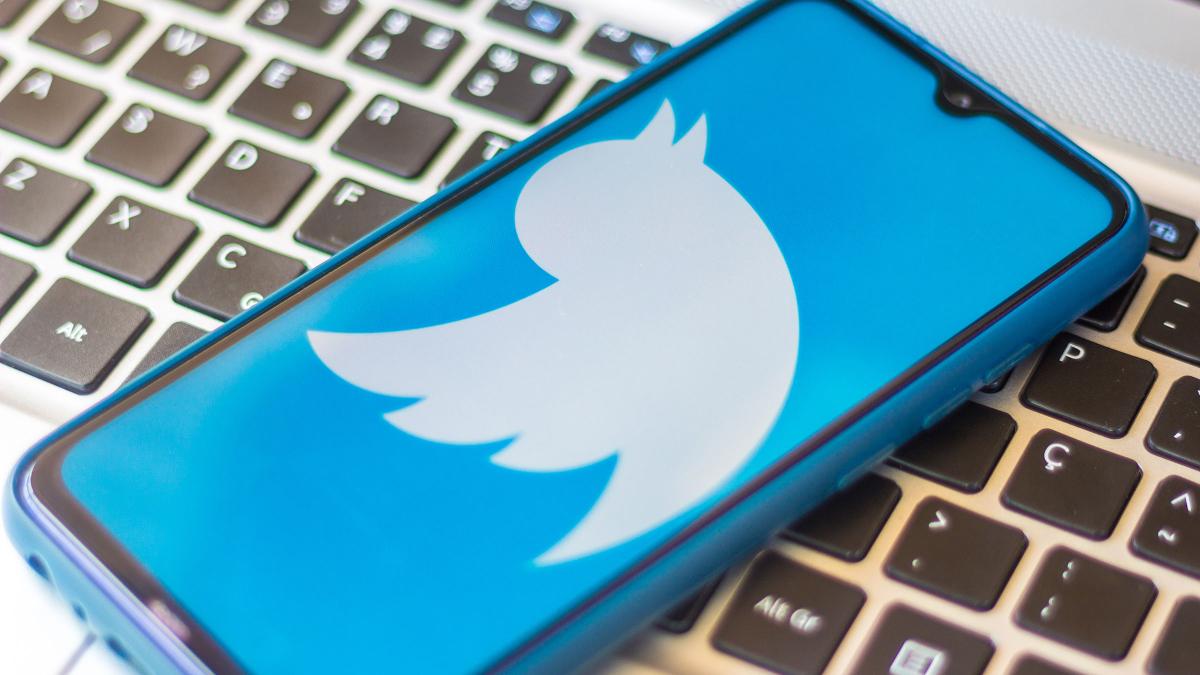 Twitter wants you to report hoax content with this new button | Technology