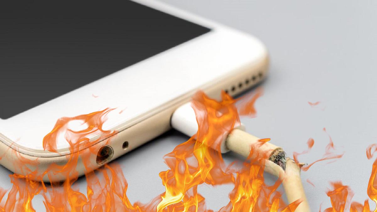 Señales que indican que debes cambiar el cargador de tu móvil antes de que ocurra un accidente  | Tecnología