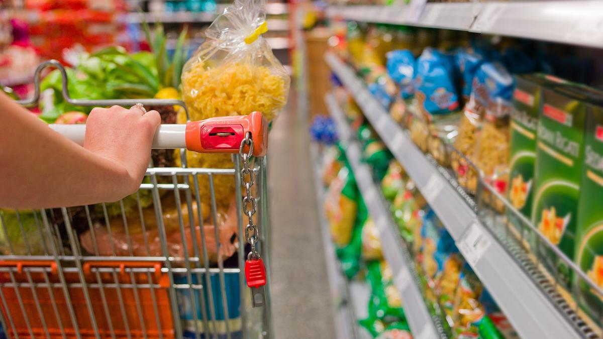 Levanta la cabeza: el truco que utilizan los supermercados para hacerte comprar los productos más caros | Life - ComputerHoy.com