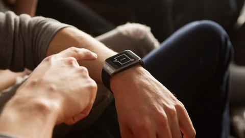 Samsung podría presentar un smartwatch o reloj inteligente con Android Wear la semana que viene en la conferencia Google I/O. Samsung podría presentar un smartwatch o reloj inteligente con Android Wear la semana que viene en la conferencia Google I/O.