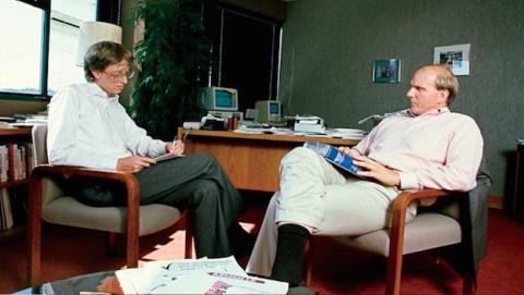 Bill Gates y Steve Ballmer en 1985 (Foto Microsoft) Bill Gates y Steve Ballmer en 1985 (Foto Microsoft)