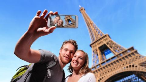Un selfie en la Torre Eiffel podría salirte caro, muy caro Un selfie en la Torre Eiffel podría salirte caro, muy caro