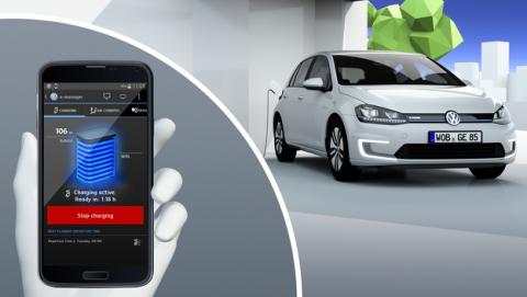 Volkswagen e-Golf, el coche eléctrico con carga inalámbrica sin cables. Volkswagen e-Golf, el coche eléctrico con carga inalámbrica sin cables.