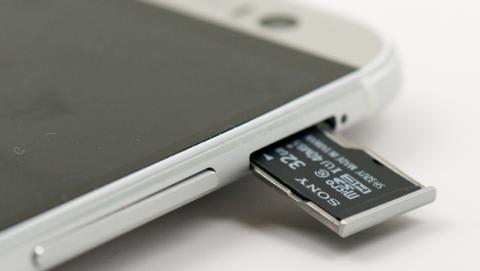 Samsung quiere eliminar las tarjetas microSD en los móviles. Samsung quiere eliminar las tarjetas microSD en los móviles.