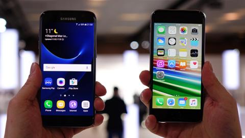 Samsung Galaxy vs iPhone 6s Samsung Galaxy vs iPhone 6s
