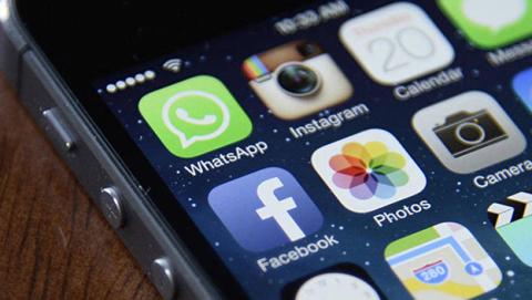 WhatsApp ya te permite hablar con contactos fuera de tu agenda WhatsApp ya te permite hablar con contactos fuera de tu agenda
