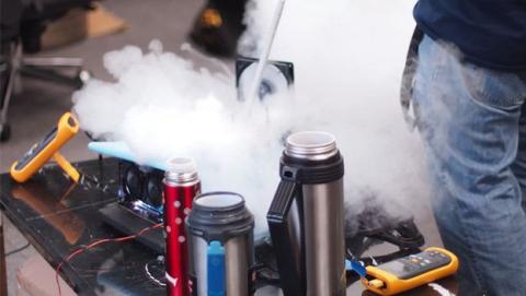 El overclock con helio líquido de la Intel Core i7-7740K lleva la velocidad de reloj hasta los 7,5 GHz El overclock con helio líquido de la Intel Core i7-7740K lleva la velocidad de reloj hasta los 7,5 GHz