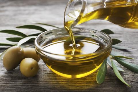 Cómo distinguir un aceite de oliva virgen extra de uno que no lo es | Life  - ComputerHoy.com