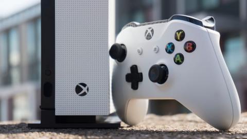 Xbox One S mando Xbox One S mando