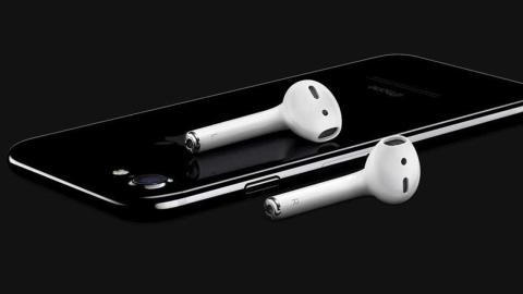 AirPods AirPods