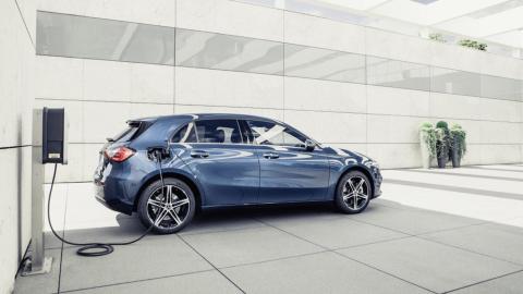 Mercedes-Benz lleva los híbridos enchufables hasta la Clase A y Clase B Mercedes-Benz lleva los híbridos enchufables hasta la Clase A y Clase B