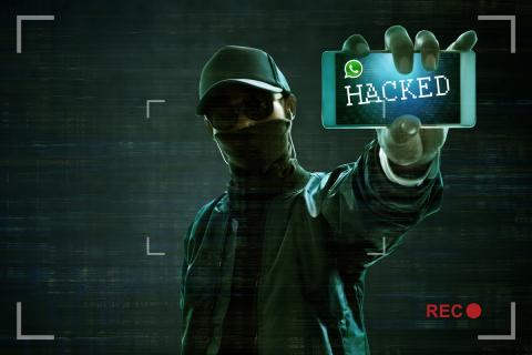 Así te pueden hackear el móvil enviándote un vídeo infectado por WhatsApp Cómo hackear WhatsApp